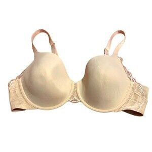 TRUE & CO Underwire Bra with Lace details. Size 42 C. Nude color.